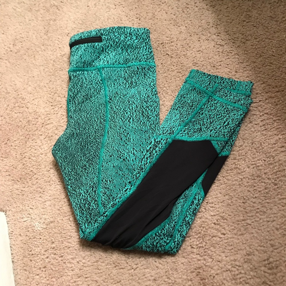 Size 4 lulu crop